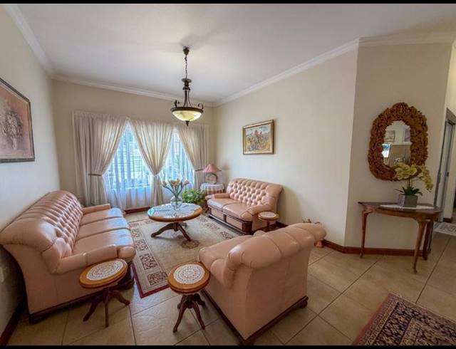 4 BEDROOM HOUSE FOR SALE IN MIDFIELD ESTATE